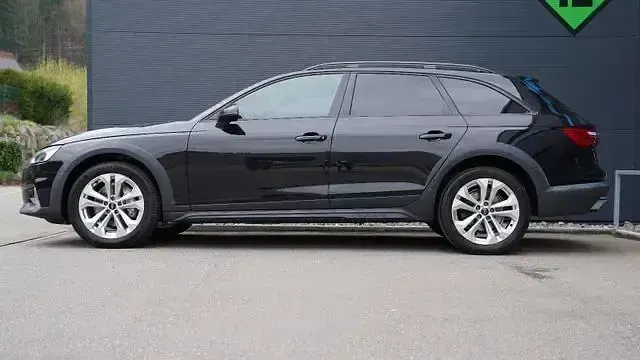 Gebraucht Audi A4 Allroad Ambiente 204 PS (150 kW) 2023 Mythosschwarz Kombi