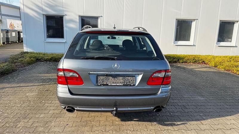 Gebraucht Mercedes E280 Classic 190 PS (139 kW) 2008 Grau Limousine