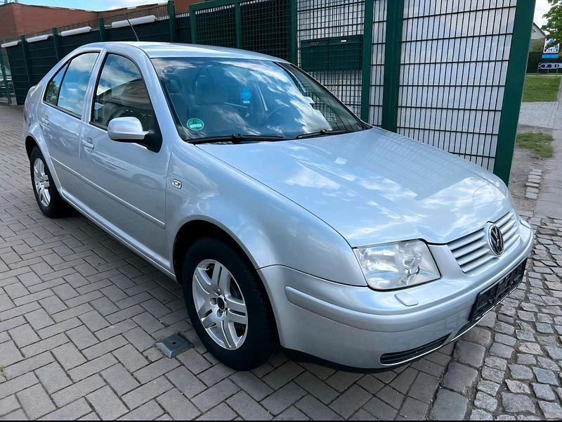 Silber Gebraucht 2004 VW Bora Pacific Limousine | 3.000 € (Fairer Preis) - Bild 1/4
