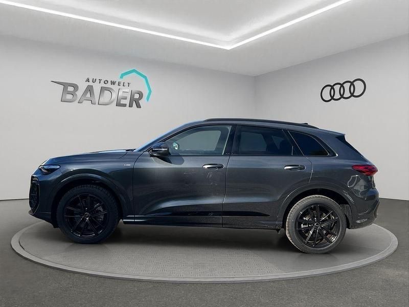 Neu Audi Q5 Sport 204 PS (150 kW) 2025 Grau SUV