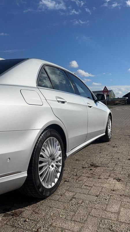 Gebraucht Mercedes E400 333 PS (244 kW) 2013 Limousine