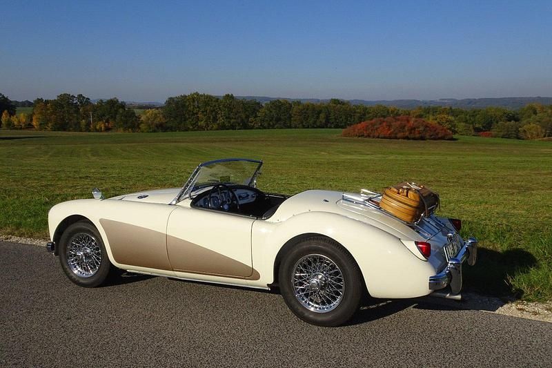 Używany MG A 72 KM (52 kW) 1958 Biały Kabriolet