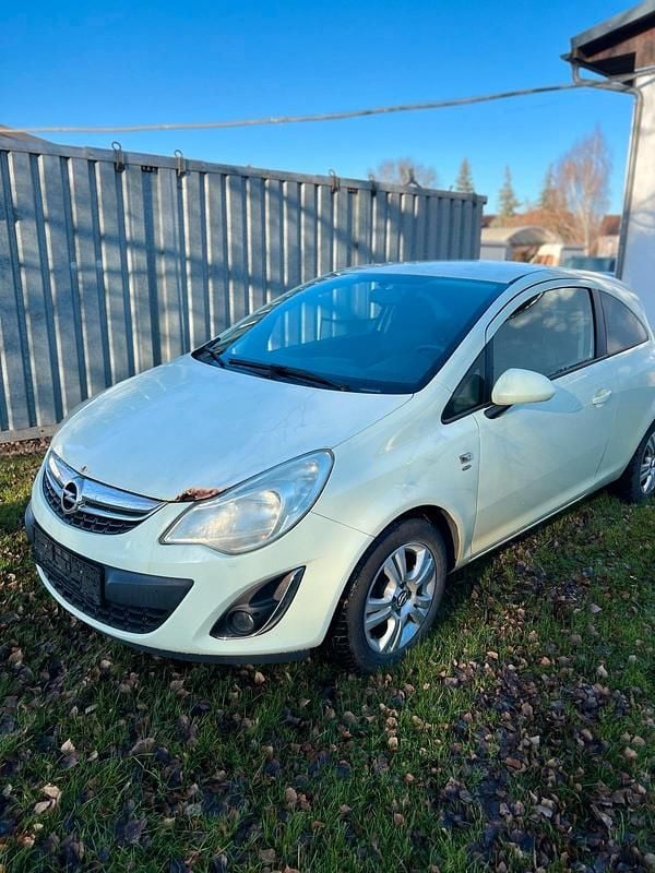 Gelb Gebraucht 2011 Opel Corsa Kleinwagen | 900 € (Superpreis) - Bild 1/4