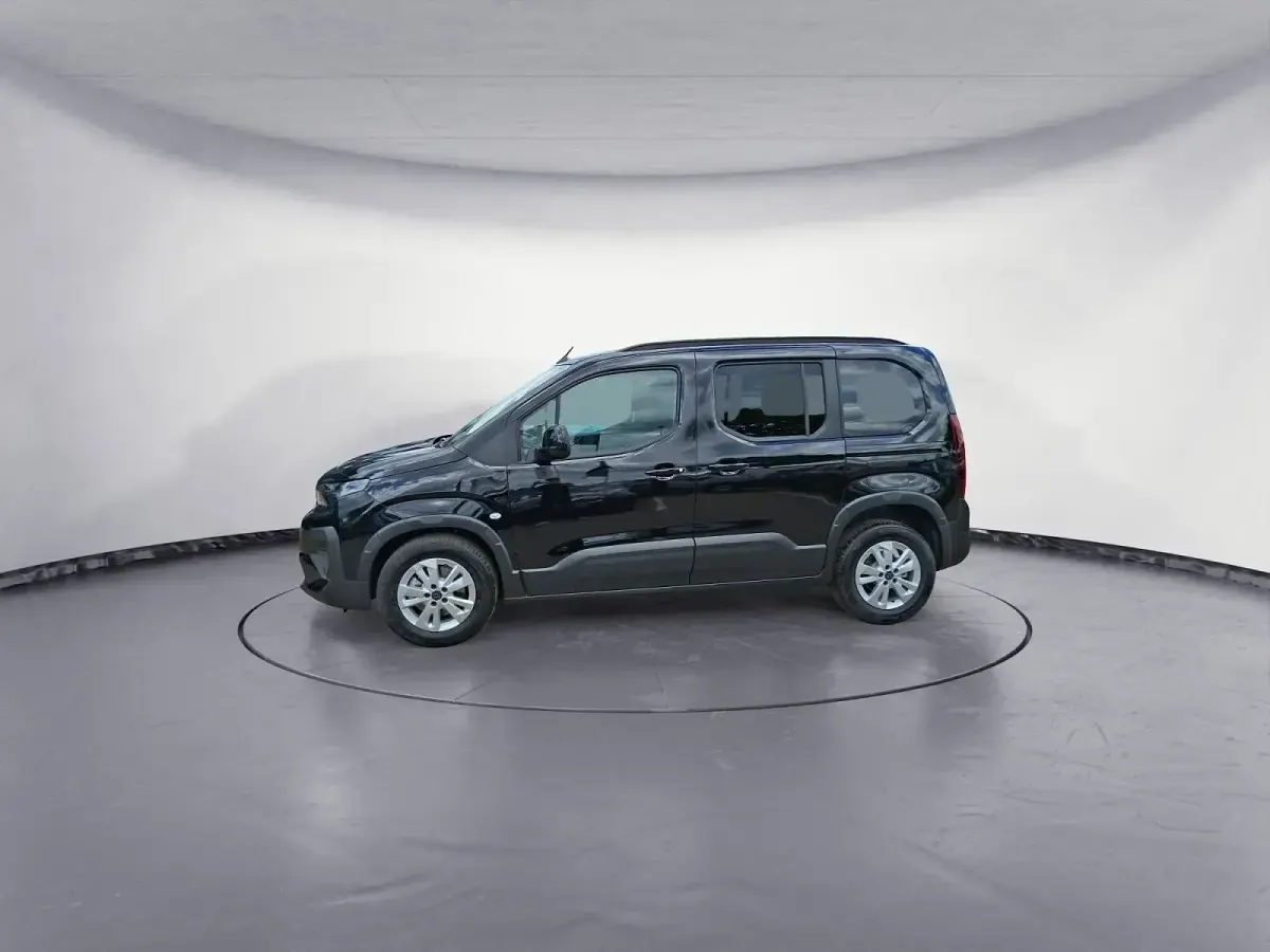 Gebraucht Peugeot Rifter 131 PS (96 kW) 2026 Van / Kleinbus