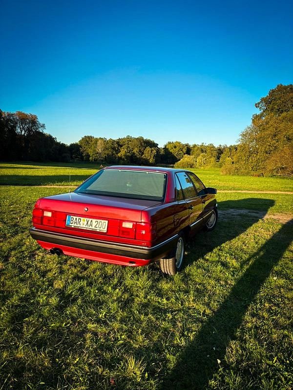 Rot Gebraucht 1986 Audi 200 Limousine | 17.999 € - Bild 1/4