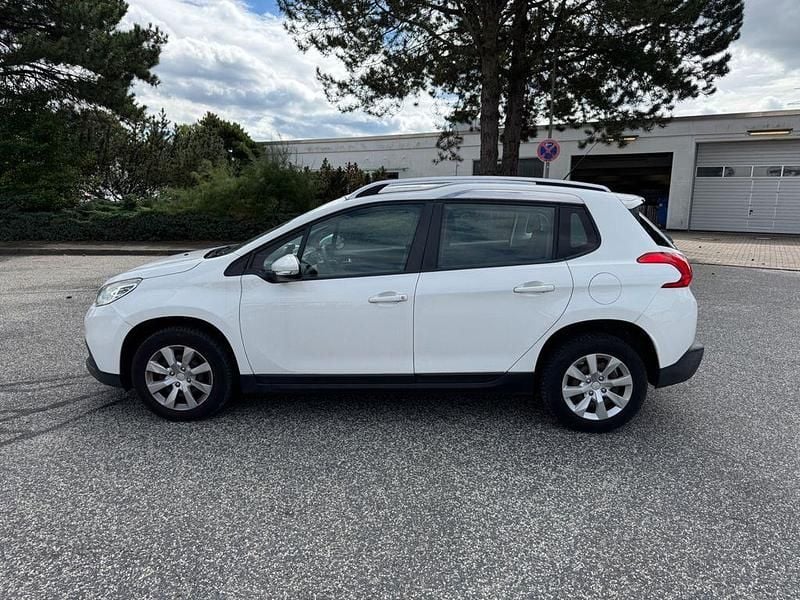 Weiß Gebraucht 2015 Peugeot 2008 Access SUV | 3.999 € (Superpreis) - Bild 1/4