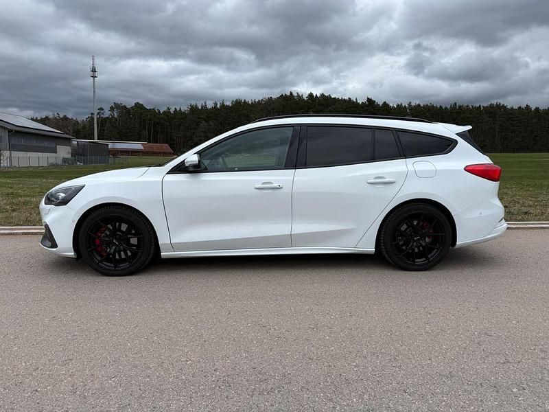Gebraucht Ford Focus ST 280 PS (205 kW) 2019 Weiß Limousine