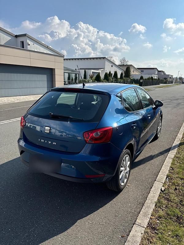 Gebraucht Seat Ibiza 90 PS (66 kW) 2013 Blau Kleinwagen