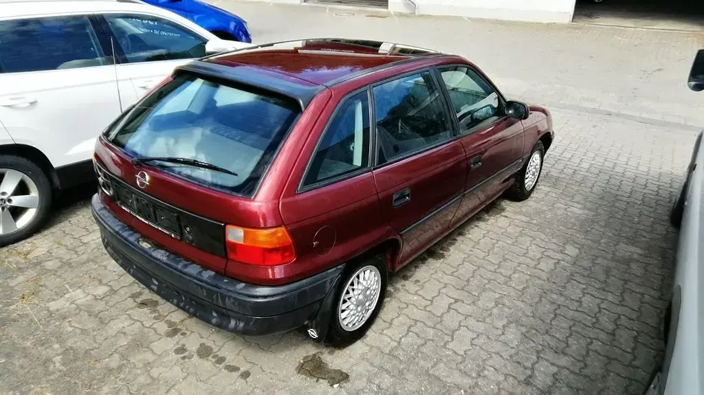Gebraucht Opel Astra 60 PS (44 kW) 1995 Rot Limousine