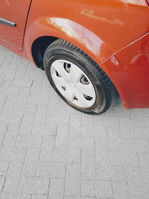 Gebraucht Renault Scénic II 110 PS (80 kW) 2004 Rot Van / Kleinbus