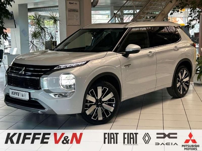 Titanweiß Neu 2025 Mitsubishi Outlander P-HEV Top SUV | 50.880 € (Fairer Preis) - Bild 1/4