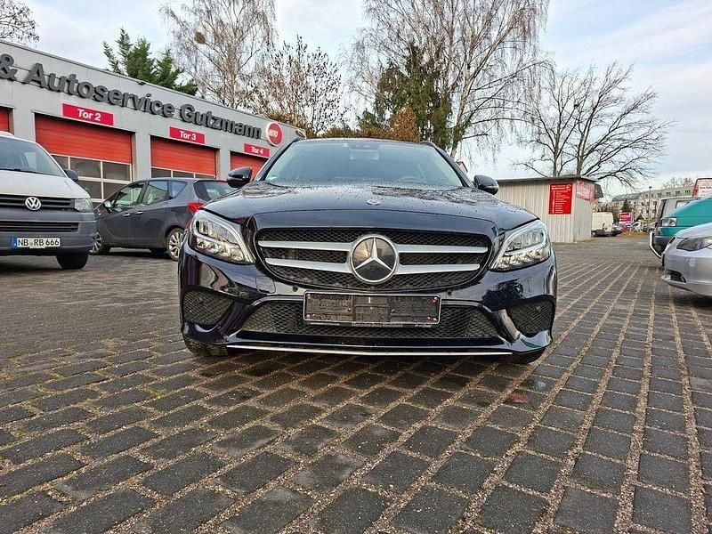 Gebraucht Mercedes C200 160 PS (117 kW) 2020 Schwarz Kombi