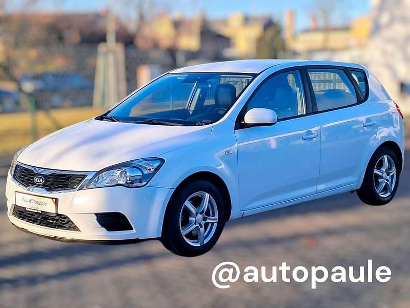 Weiß Gebraucht 2009 Kia Ceed Kleinwagen | 3.500 € (Fairer Preis) - Bild 1/3