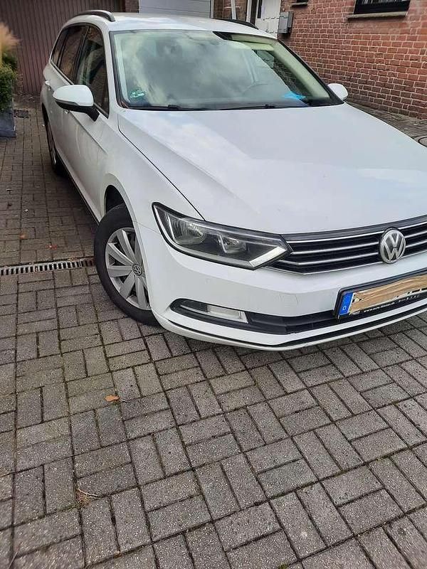 Gebraucht VW Passat Highline 150 PS (110 kW) 2016 Kombi
