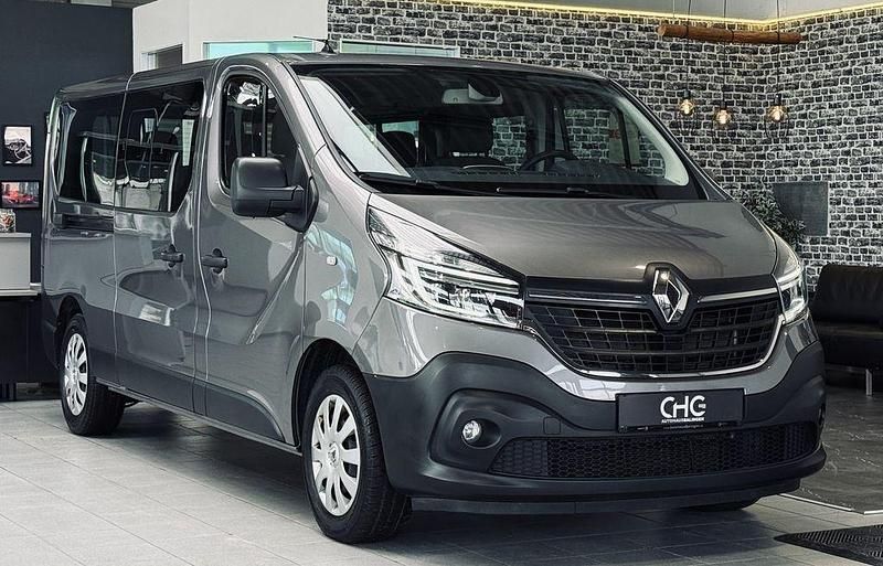 Gebraucht Renault Trafic Life 170 PS (125 kW) 2021 Grau Van / Kleinbus