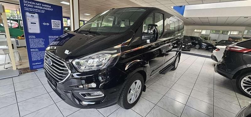Schwarz Gebraucht 2021 Ford Tourneo Custom Titanium Van / Kleinbus | 33.990 € (Teuer) - Bild 1/4