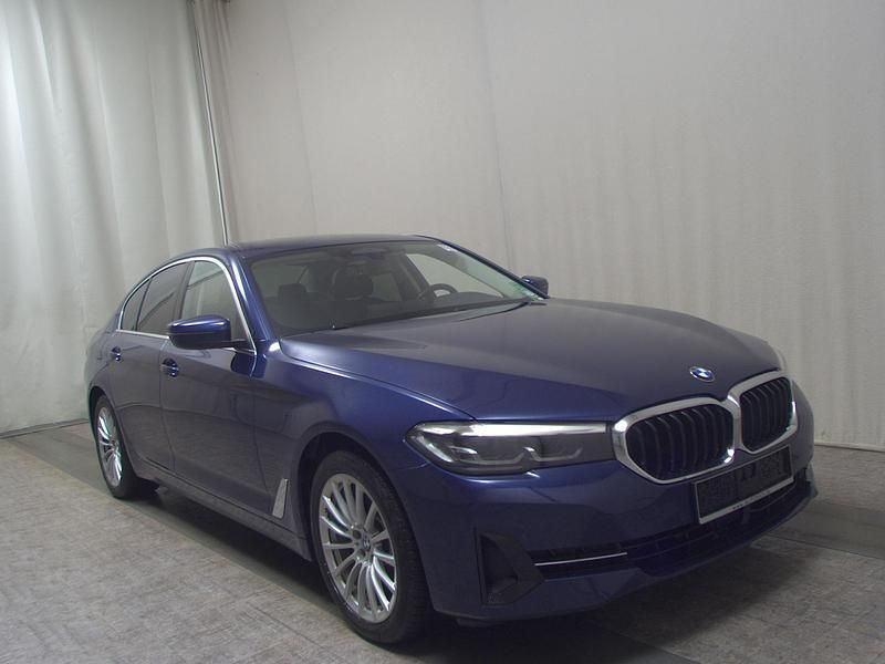 Gebraucht BMW 520 Performance 190 PS (139 kW) 2022 Phytonicblau metallic Limousine