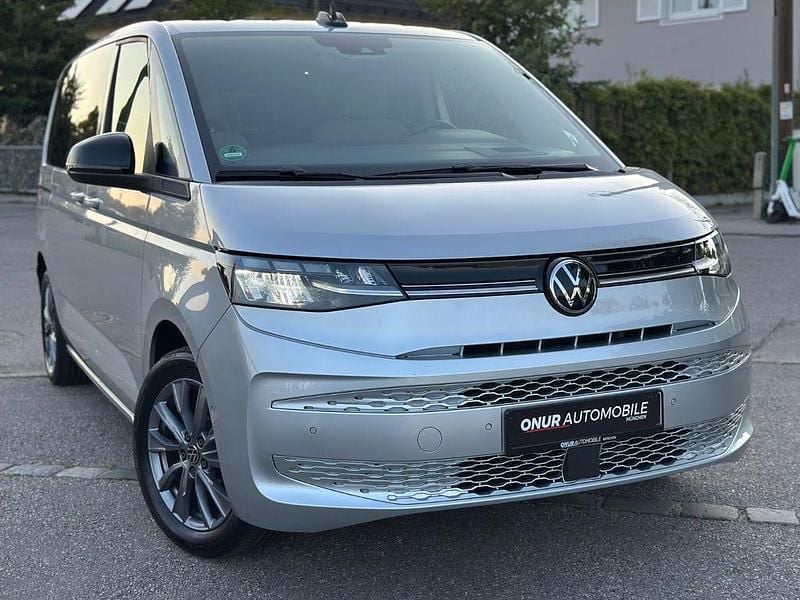 Reflexsilber Gebraucht 2024 VW T7 Life Van | 46.950 € - Bild 1/4