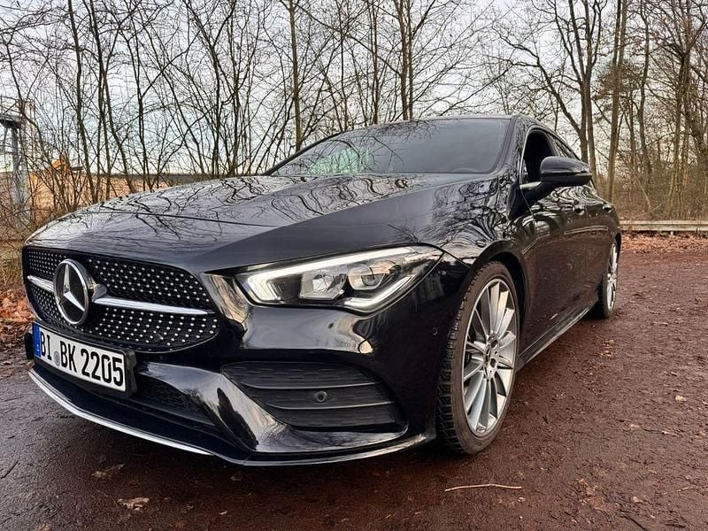 Gebraucht Mercedes CLA200 Shooting Brake AMG line 163 PS (119 kW) 2021 Schwarz Kombi
