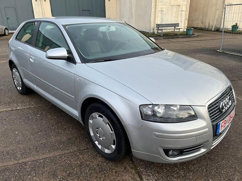 Silber Gebraucht 2006 Audi A3 Attraction Limousine | 3.999 € (Guter Preis) - Bild 1/4