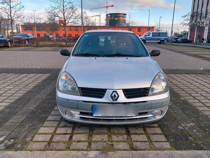 Gebraucht Renault Clio II 75 PS (55 kW) 2006 Silber Kleinwagen