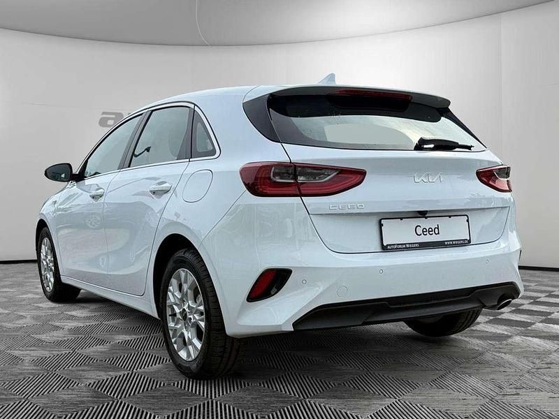 Gebraucht Kia Ceed Vision 160 PS (117 kW) 2024 (wd) casa white s Kleinwagen