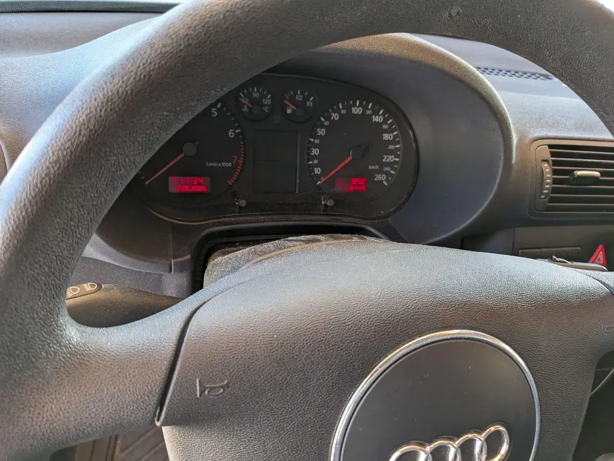 Gebraucht Audi A3 Ambiente 102 PS (75 kW) 2000 Silber Kleinwagen