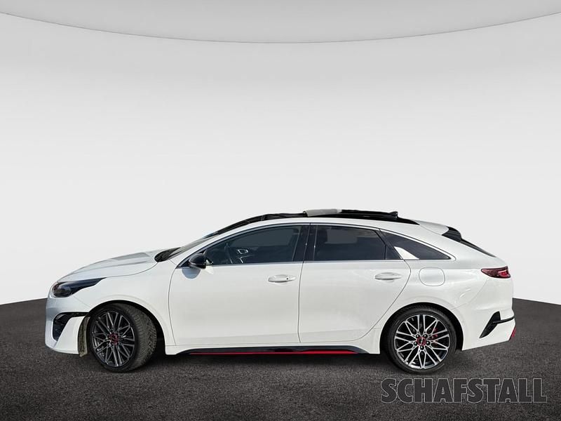 Gebraucht Kia ProCeed GT 204 PS (150 kW) 2024 Weiss ((hw2) deluxeweiss met.) Kombi