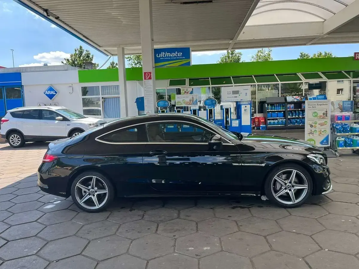 Gebraucht Mercedes C180 AMG line 156 PS (114 kW) 2016 Schwarz Coupé