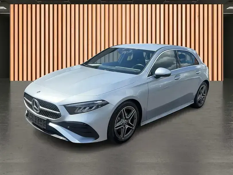 Gebraucht Mercedes A180 AMG line 150 PS (110 kW) 2025 High tech silber Limousine