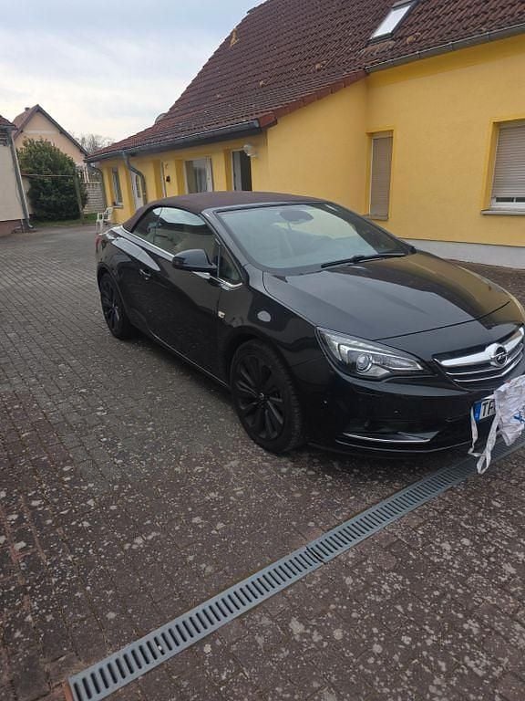 Gebraucht Opel Cascada Edition 165 PS (121 kW) 2014 Schwarz Cabrio