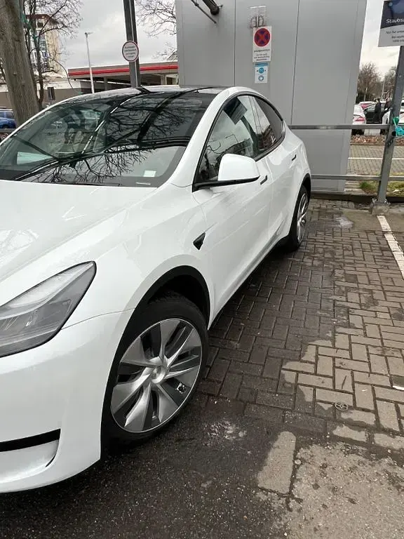 Gebraucht Tesla Model Y RWD 188 kW (256 PS) 2023 Weiß SUV