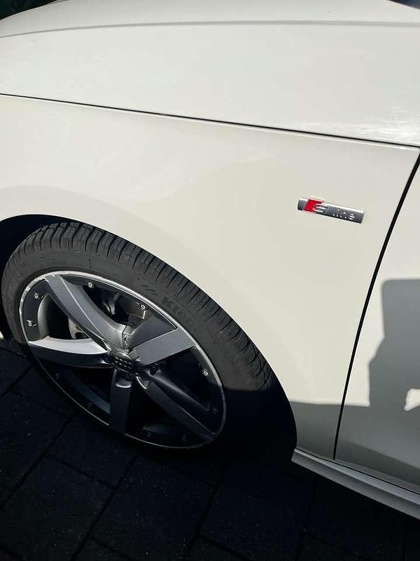 Gebraucht Audi A1 S-Line 105 PS (77 kW) 2011 Weiß Kleinwagen