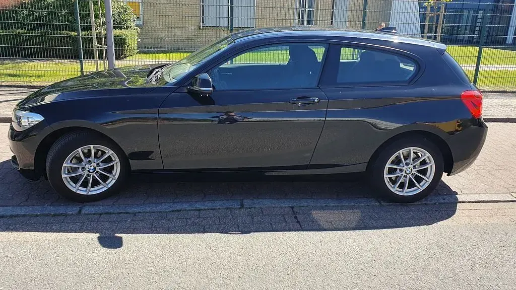 Gebraucht BMW 116 Efficient Dynamics 116 PS (85 kW) 2016 Schwarz Kleinwagen