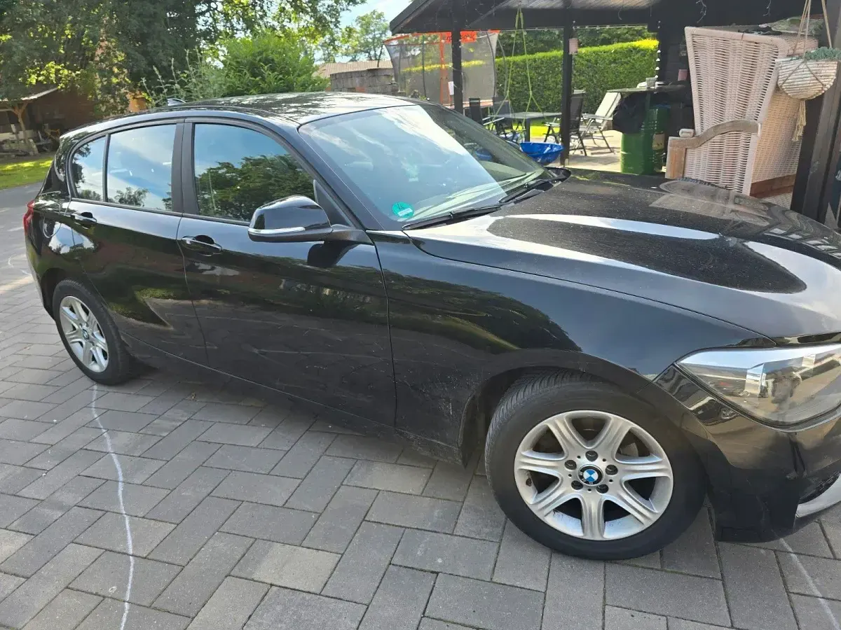 Gebraucht BMW 114 102 PS (75 kW) 2013 Schwarz Kleinwagen
