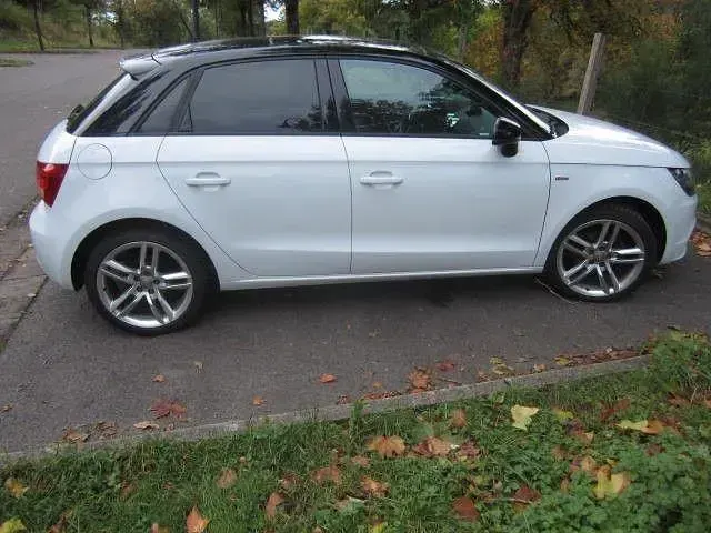 Gebraucht Audi A1 Sportback S-Line 86 PS (63 kW) 2013 Weiß Kleinwagen