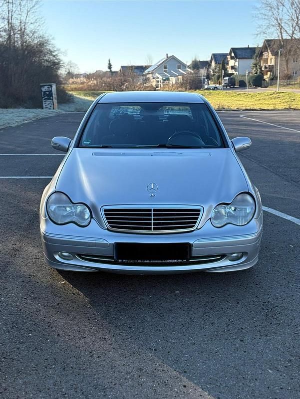 Gebraucht 2004 Mercedes C220 Limousine | 1.800 € - Bild 1/4