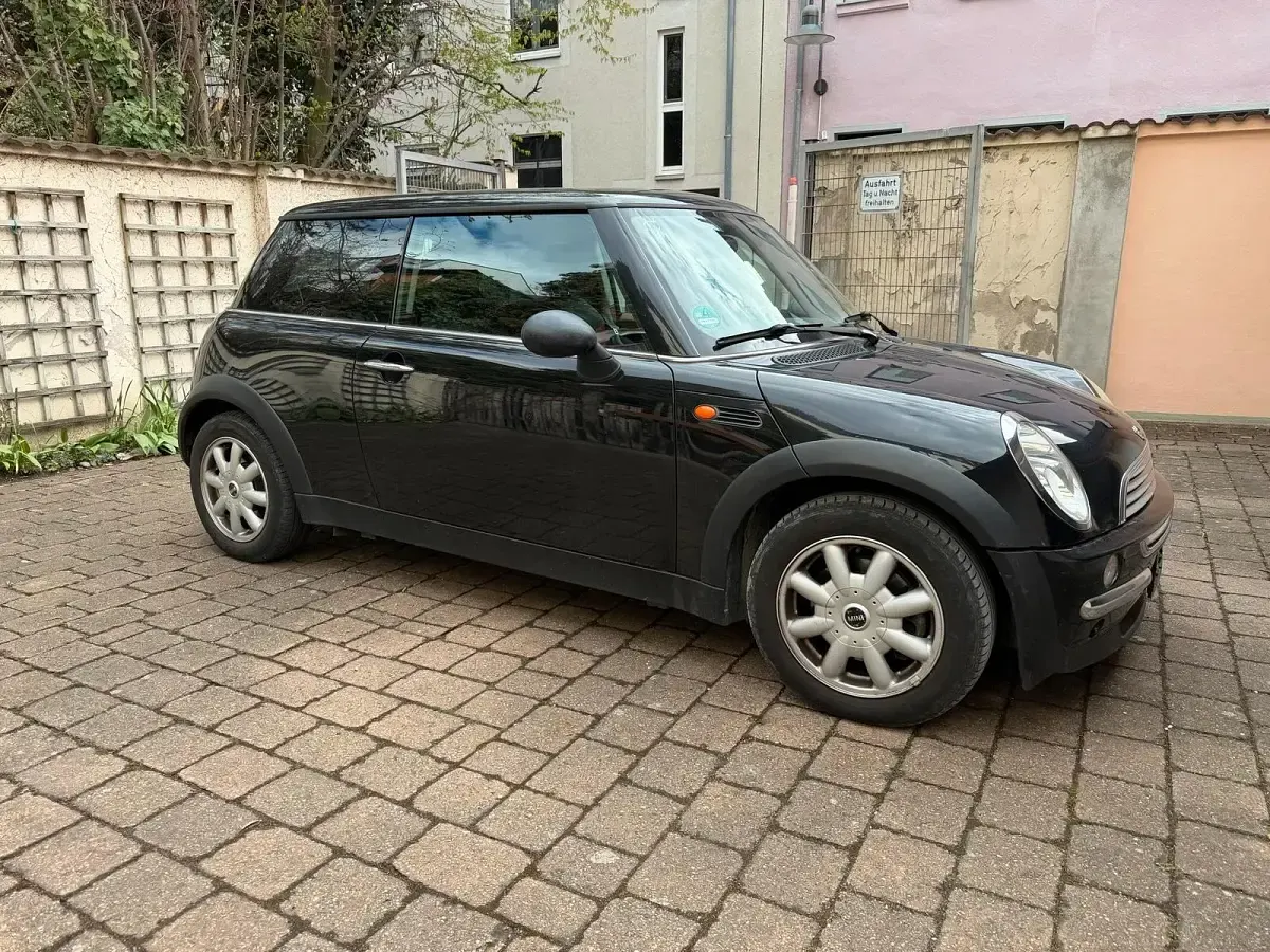Usata Mini Cooper 90 CV (66 kW) 2003 Nero Utilitaria