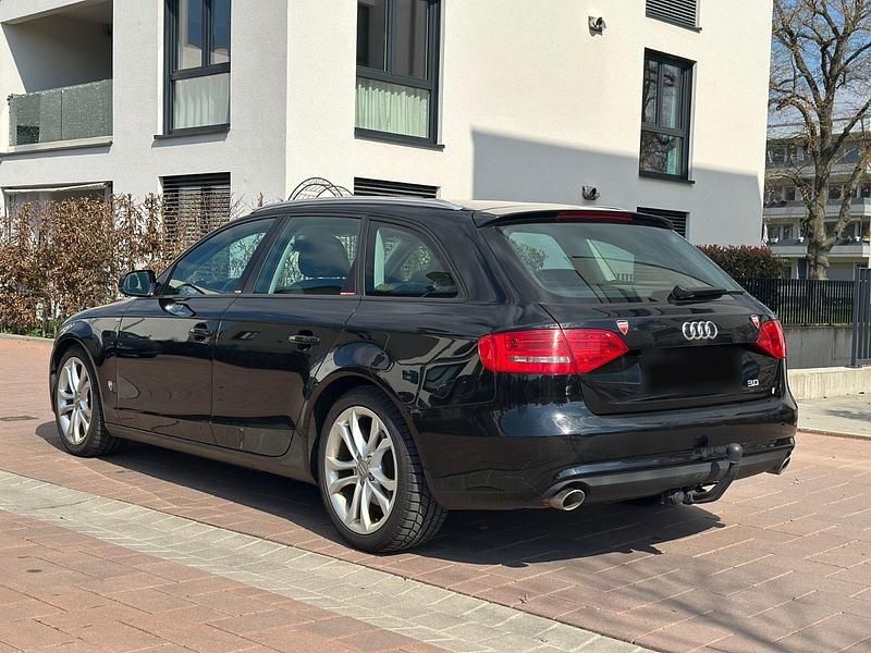 Gebraucht Audi A4 Sport 204 PS (150 kW) 2012 Schwarz Kombi