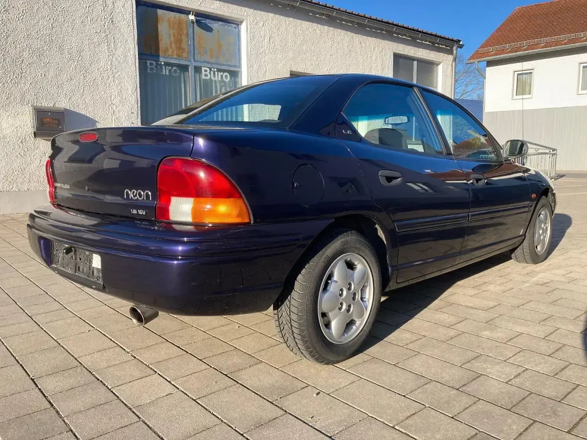 Gebraucht Chrysler Neon 116 PS (85 kW) 1998 Violet Limousine