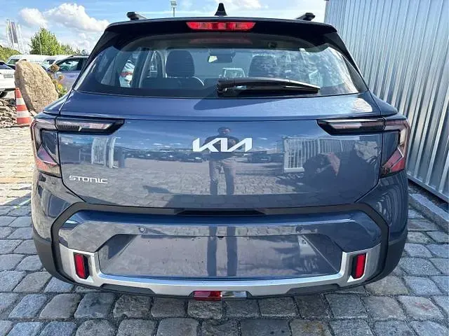 Nuova Kia Stonic Style 101 CV (74 kW) 2026 Blu SUV