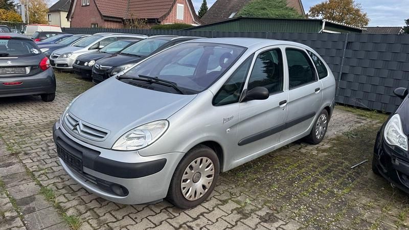 Grau Gebraucht 2009 Citroën Xsara Picasso Style Van / Kleinbus | 990 € (Superpreis) - Bild 1/4