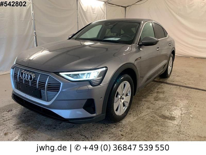 Grau Gebraucht 2021 Audi e-tron Sportback S-Line SUV | 25.490 € (Superpreis) - Bild 1/4