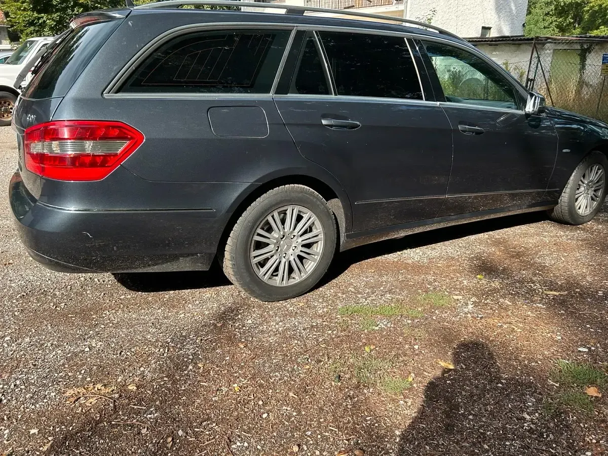 Gebraucht Mercedes E250 Elegance 204 PS (150 kW) 2010 Kombi