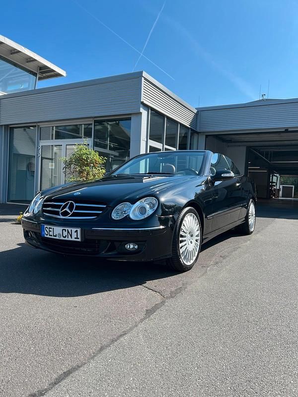 Schwarz Gebraucht 2006 Mercedes CLK350 Cabrio | 9.900 € (Fairer Preis) - Bild 1/4