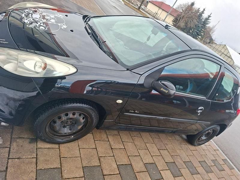 Gebraucht Peugeot 206 Urban Move 60 PS (44 kW) 2011 Schwarz Limousine