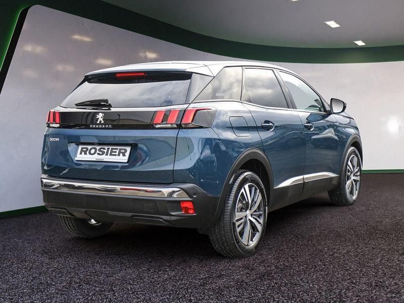 Gebraucht Peugeot 3008 Allure 131 PS (96 kW) 2023 Blau / celebes blau SUV