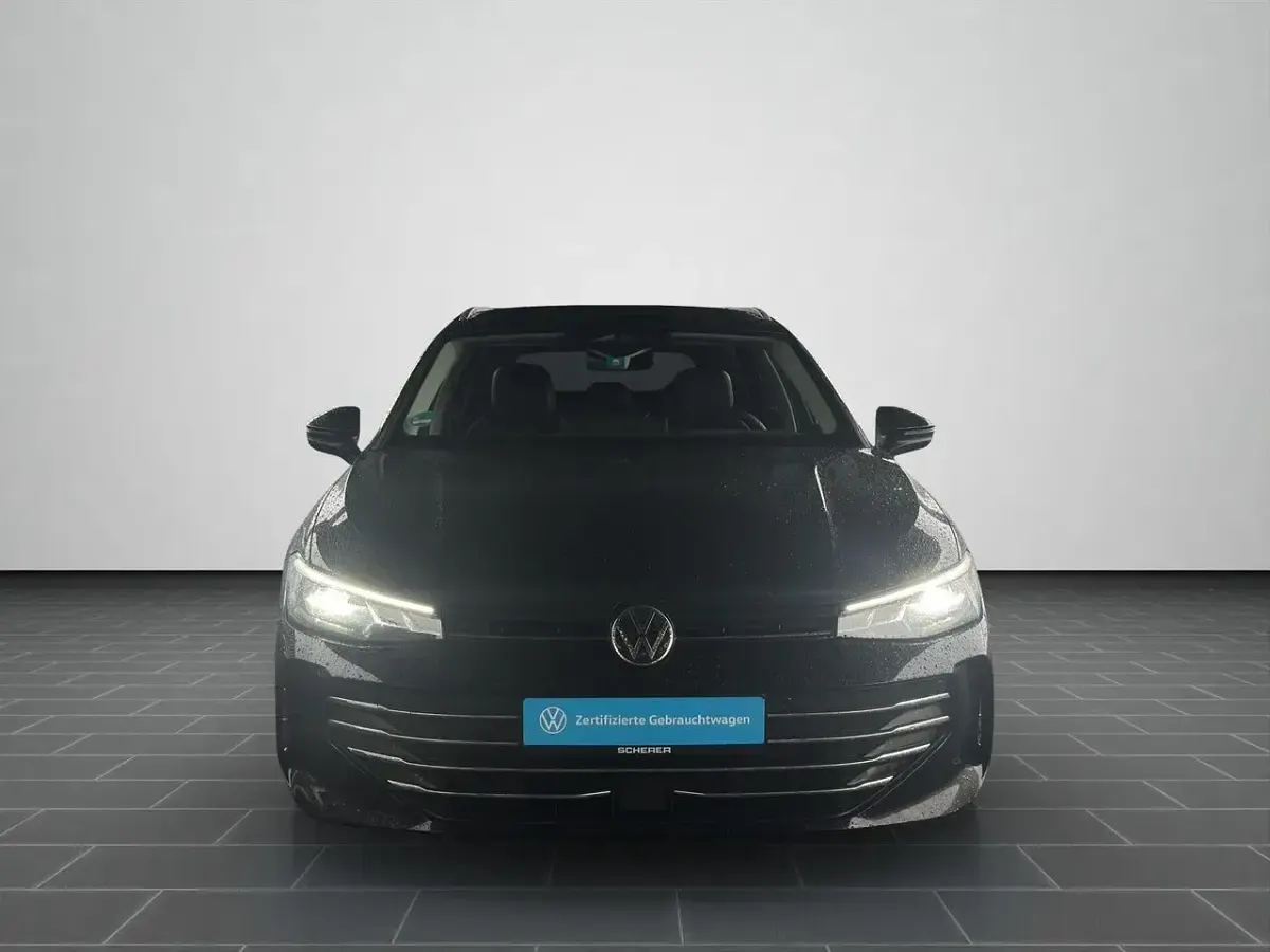 Gebraucht VW Passat 150 PS (110 kW) 2025 Grenadillschwarz metallic (metallic) Kombi