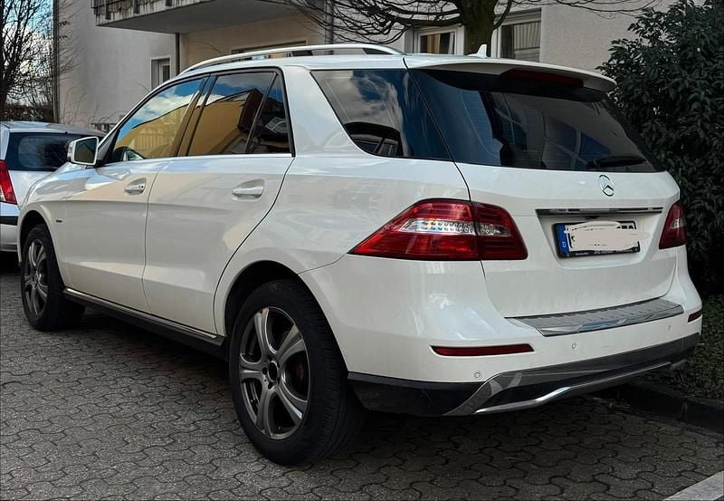 Gebraucht Mercedes ML350 258 PS (189 kW) 2012 Weiß SUV