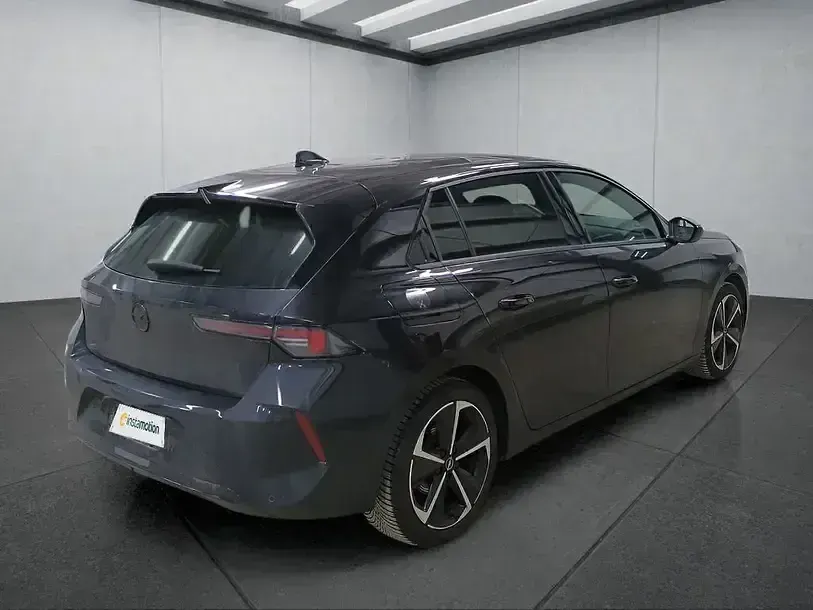 Gebraucht Opel Astra 131 PS (96 kW) 2025 Schwarz Kleinwagen